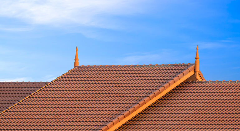 หลังคาแบบไหน เหมาะกับบ้านเมืองร้อนของไทย?